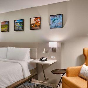 Premium King Room